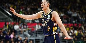 底角雪茄管够！胡明轩11中5&amp;amp;三分8中4 贡献15分4板5助&amp;amp;正负值+11