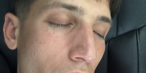 中国行结束了！亚马尔社媒晒好友睡照，并配文：再见，中国！