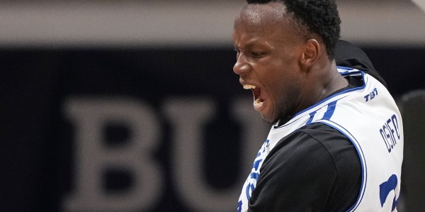 九游娱乐下载-马刺正式签约锋线奥西福 球队21人阵容满员