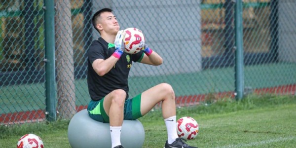 九游娱乐下载-1号韩佳奇重返训练场