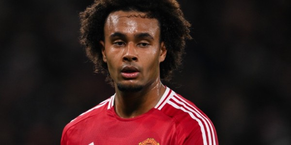 记者：齐尔克泽不会离开曼联，高层认为他能达到库尼亚的表现水准