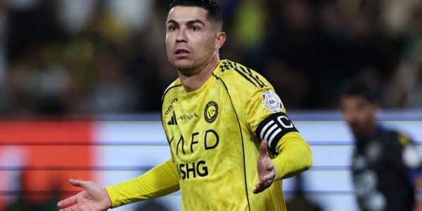 九游娱乐官网-天空体育：沙特足球官员对C罗逐渐失去耐心，后者考虑继续罢赛