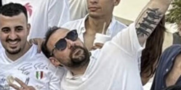 九游娱乐官网-那不勒斯总监纹身显示其为尤文死忠，意媒：他已将尤文深刻在心里